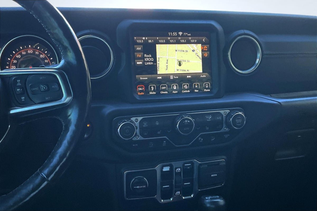 Used 2019 Jeep Wrangler Unlimited Sahara w/ Quick Order Package 24M Moab AWD/4WD image 6
