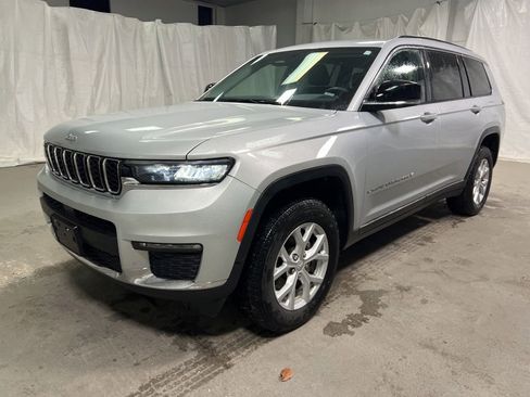 Used 2023 Jeep Grand Cherokee L Limited AWD/4WD image 3