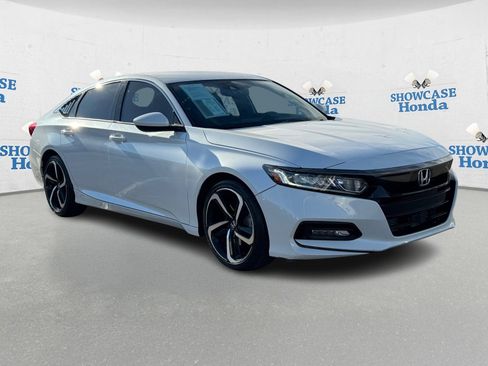 Used 2018 Honda Accord LX image 9