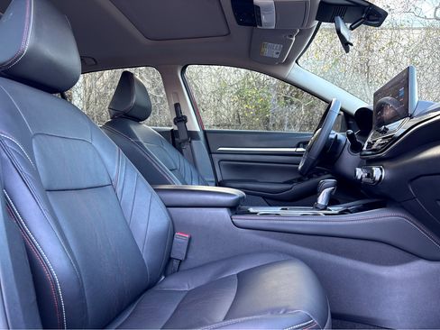 Certified 2024 Nissan Altima 2.5 SR w/ SR Premium Package image 11