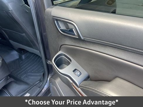 Used 2018 Chevrolet Suburban LT image 20