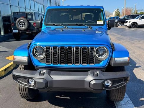 New 2026 Jeep Gladiator Sport image 2