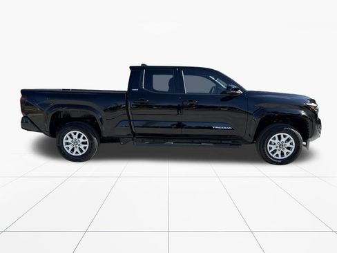 Used 2025 Toyota Tacoma SR5 image 16
