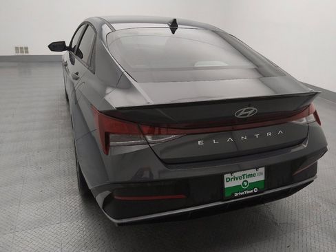 Used 2025 Hyundai Elantra Sport image 6