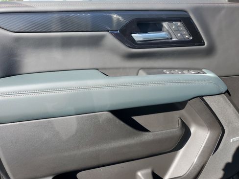 New 2026 GMC Yukon XL AT4 image 18