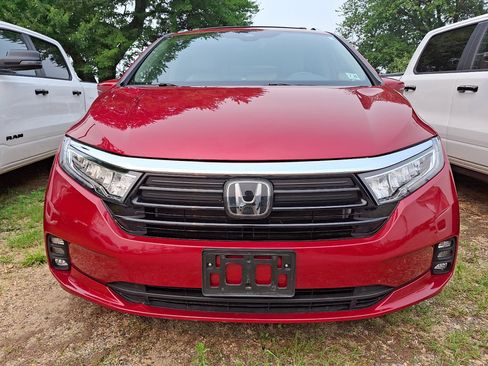 Used 2024 Honda Odyssey EX-L image 2