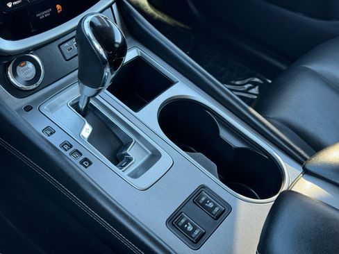 Used 2023 Nissan Murano SV image 32