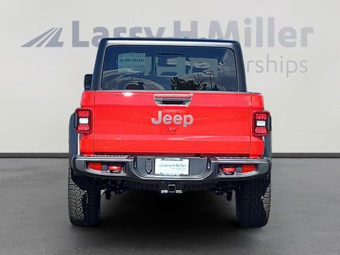 New 2025 Jeep Gladiator Rubicon w/ Convenience Group image 4