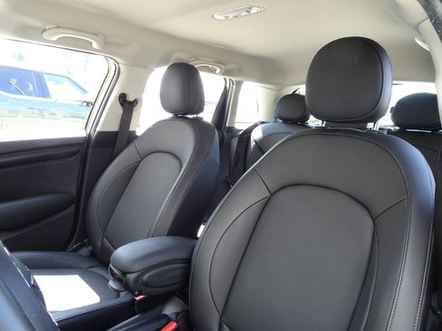 Used 2020 MINI Cooper 4-Door Hardtop image 9