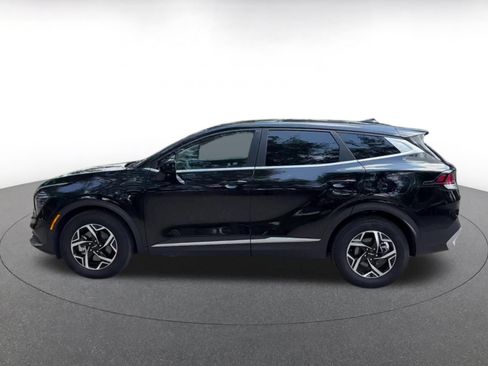 Used 2025 Kia Sportage LX FWD image 9