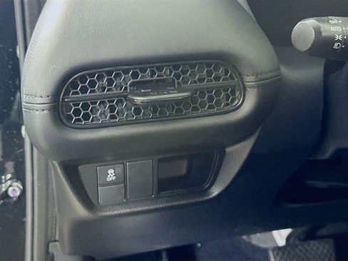 Used 2025 Honda HR-V LX image 22