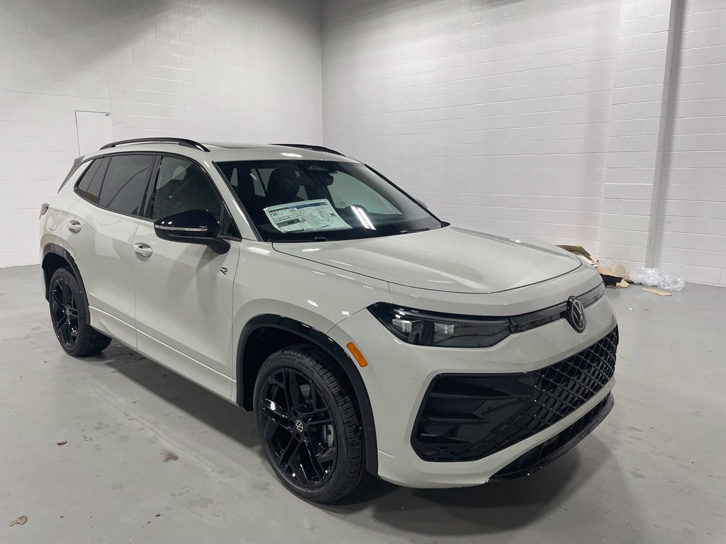 New 2026 Volkswagen Tiguan SE R-Line AWD/4WD image 6