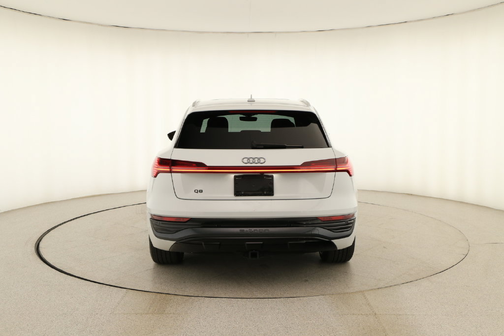 Used 2024 Audi Q8 e-tron Premium Plus AWD/4WD image 5