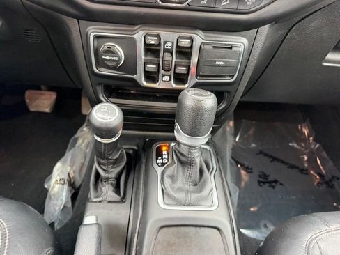 Used 2019 Jeep Wrangler Unlimited Sport S AWD/4WD image 14