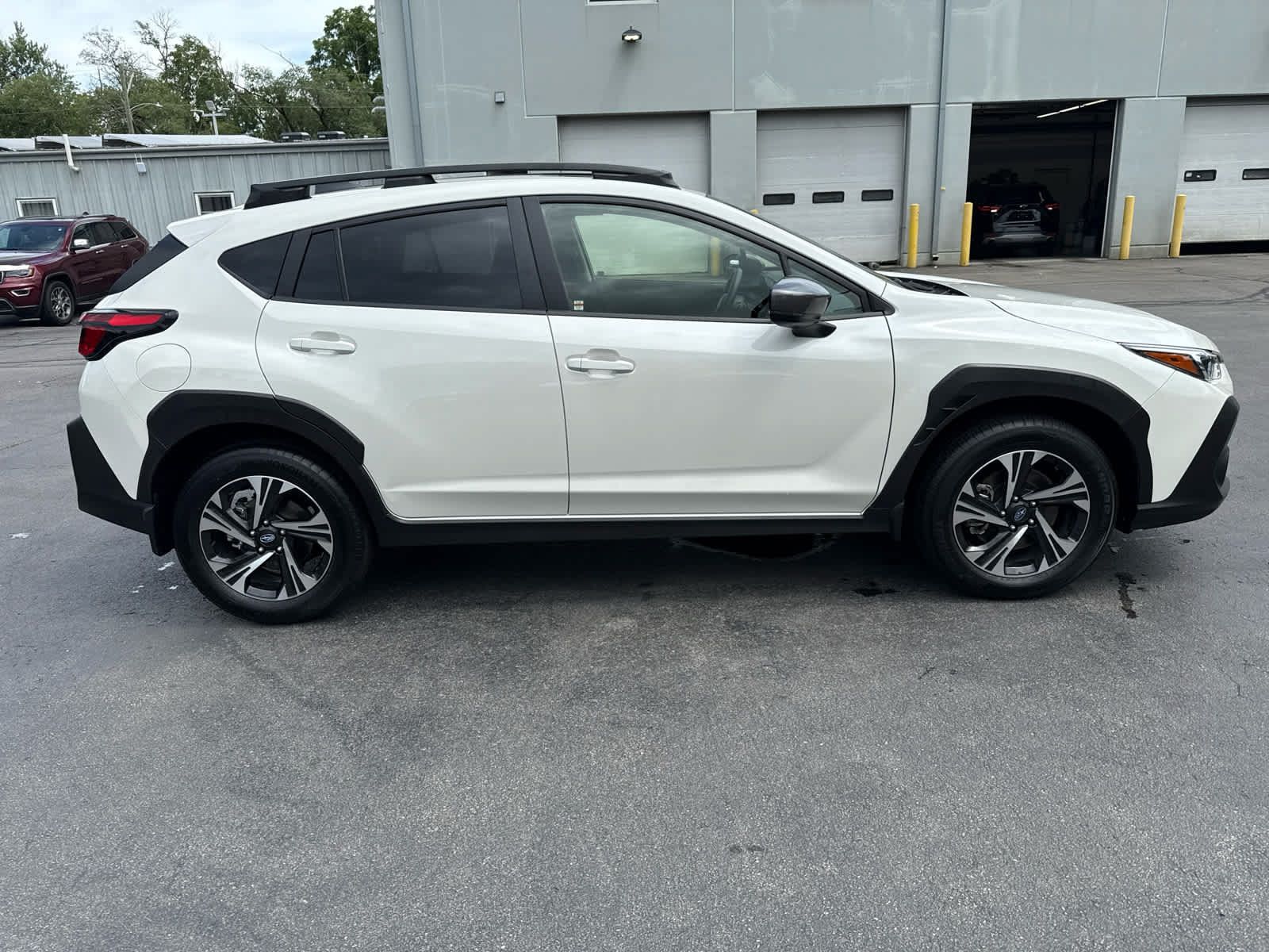 Used 2024 Subaru Crosstrek 2.0i Premium AWD/4WD image 2