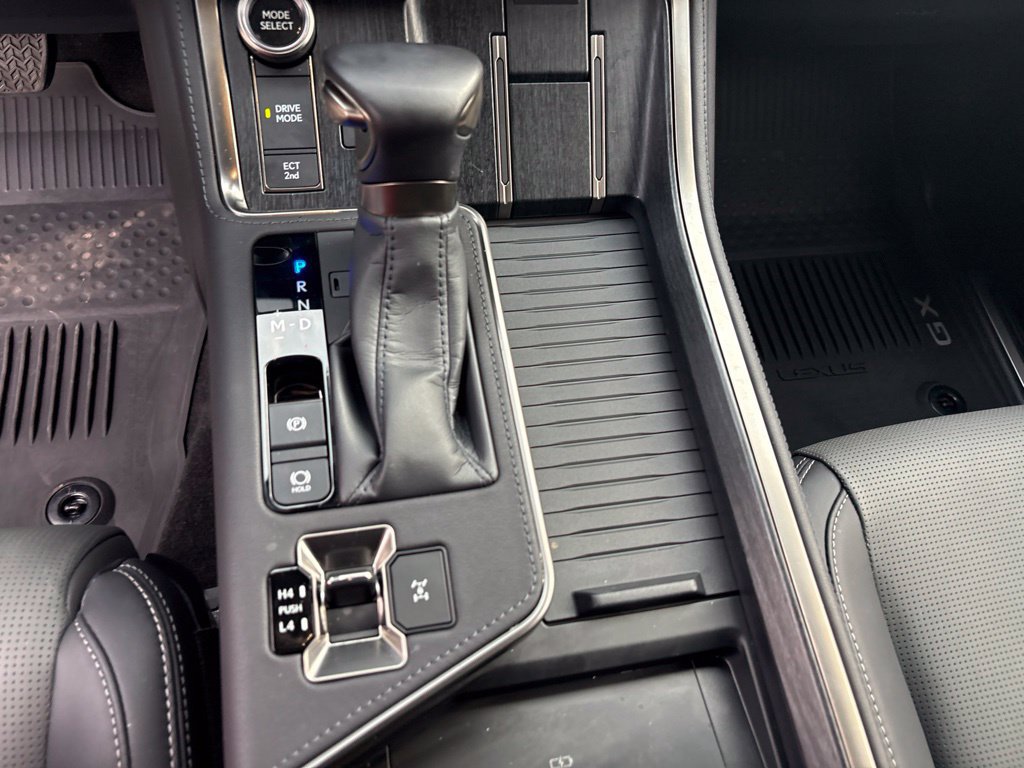 Certified 2025 Lexus GX 550 w/ Accessory Package (2T) AWD/4WD image 15