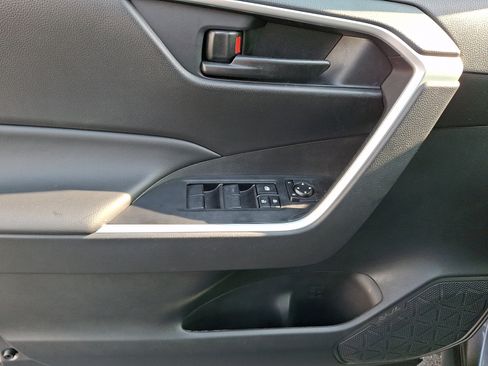 Used 2024 Toyota RAV4 LE AWD/4WD image 16