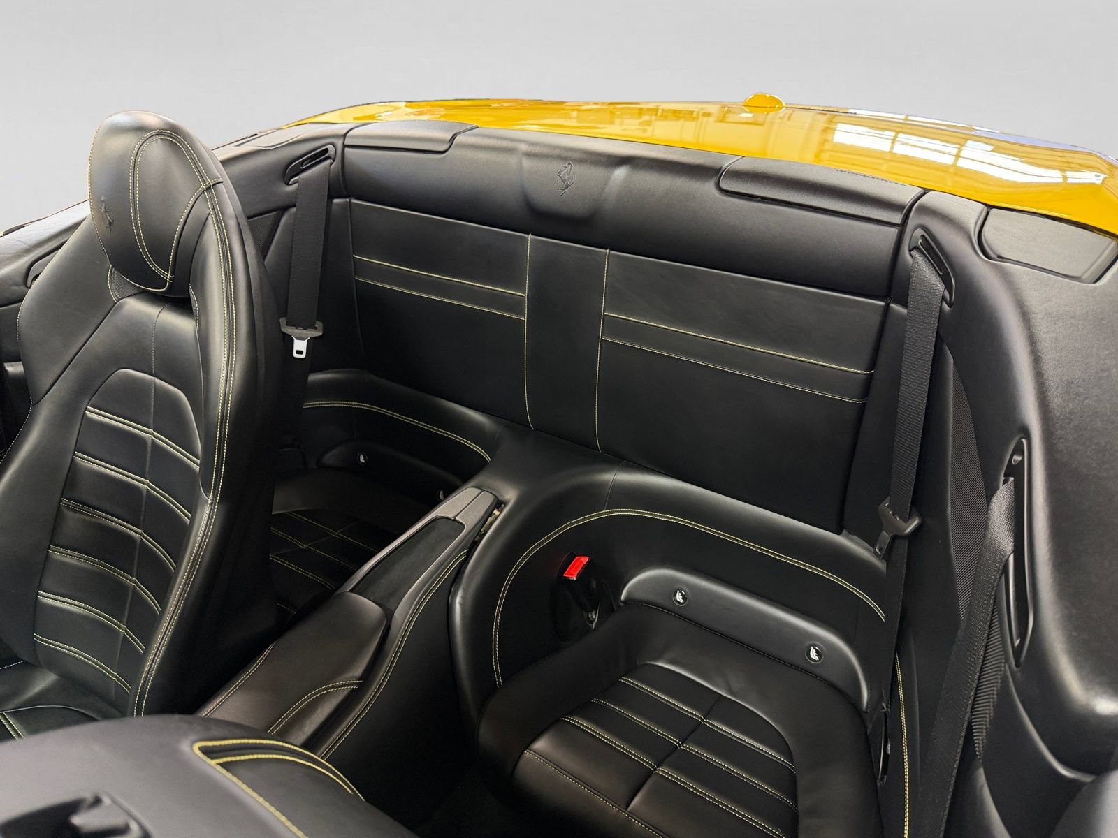 Used 2015 Ferrari California T RWD image 22