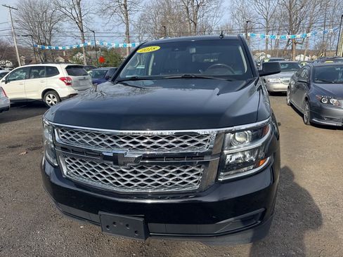 Used 2018 Chevrolet Tahoe LT image 2