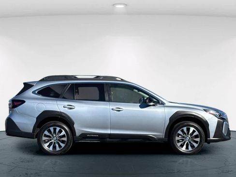 Used 2023 Subaru Outback Limited image 6