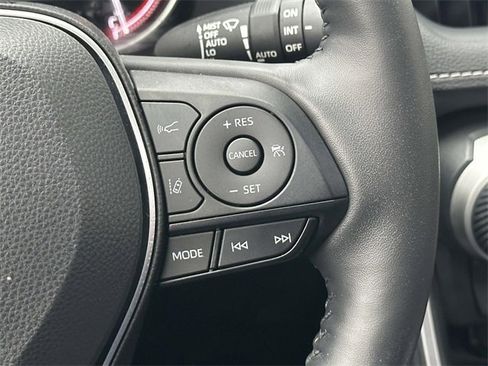 Used 2024 Toyota RAV4 XLE image 28