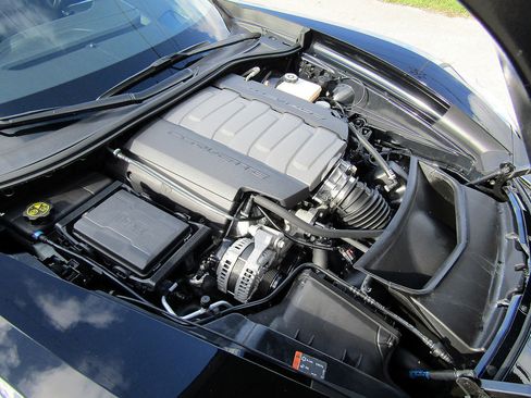 Used 2017 Chevrolet Corvette Stingray Convertible w/ 2LT Preferred Equipment Group RWD image 21