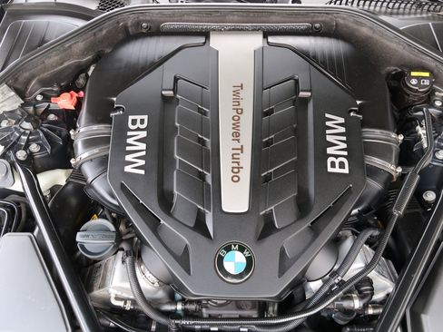 Used 2015 BMW 750Li image 53