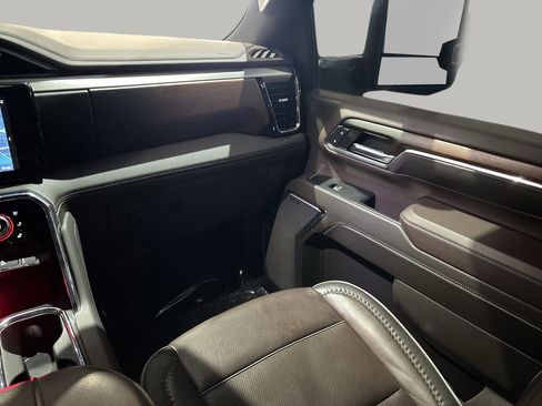 Used 2024 GMC Sierra 2500 Denali w/ Denali Reserve Package image 16