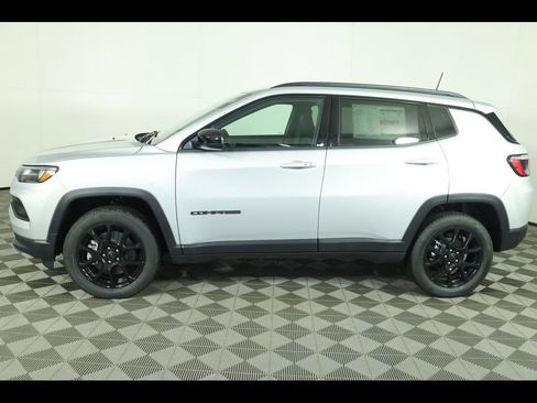 New 2026 Jeep Compass Latitude image 2