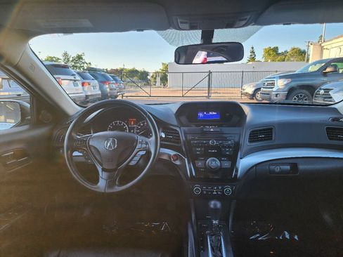 Used 2018 Acura ILX FWD image 17