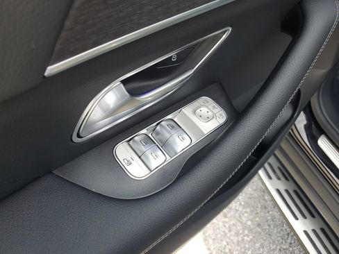 New 2026 Mercedes-Benz GLS 580 4MATIC image 23