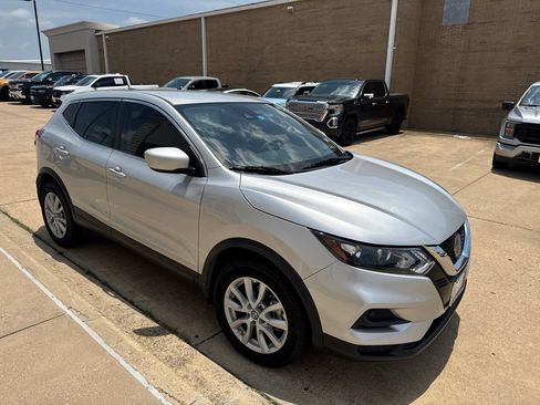 Used 2022 Nissan Rogue Sport S FWD image 3