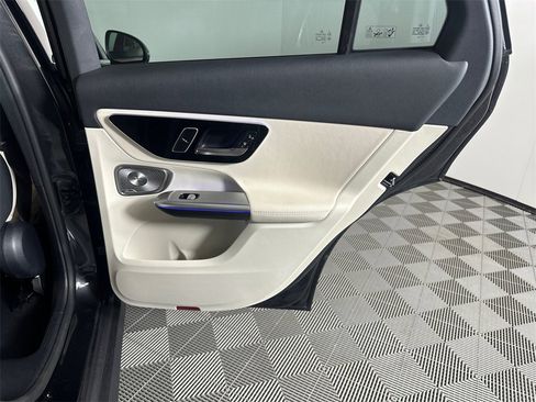 Certified 2025 Mercedes-Benz GLC 300 image 18