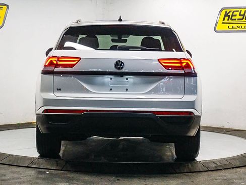 Used 2023 Volkswagen Atlas Cross Sport SE image 3