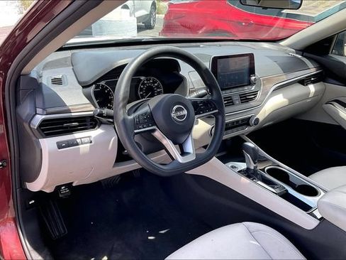Certified 2024 Nissan Altima 2.5 SV FWD image 14