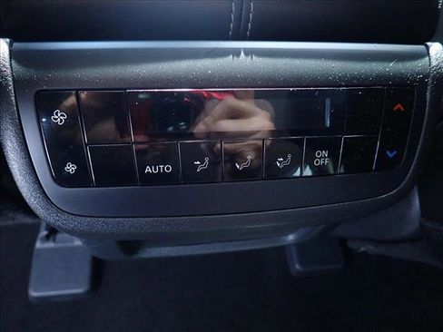 Used 2023 Nissan Pathfinder SL AWD/4WD image 12