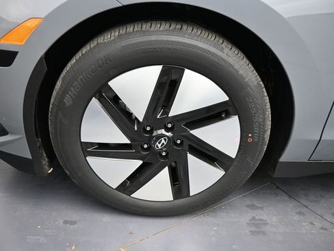 New 2025 Hyundai Ioniq 6 SE image 20