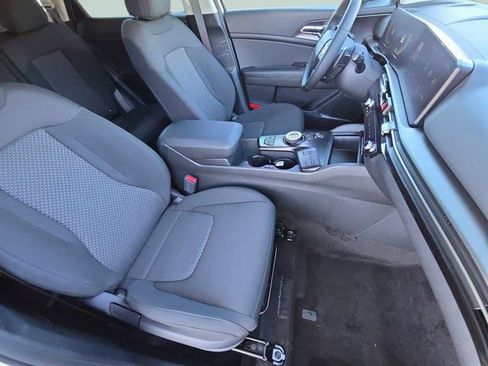 New 2026 Kia Sportage LX FWD image 33
