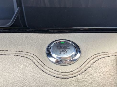 Used 2022 Lincoln Navigator Reserve image 19