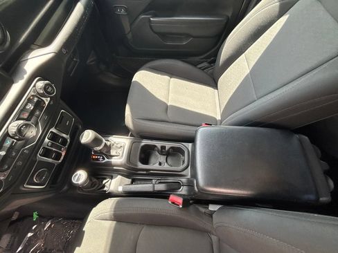 Used 2022 Jeep Wrangler Unlimited Sport AWD/4WD image 17
