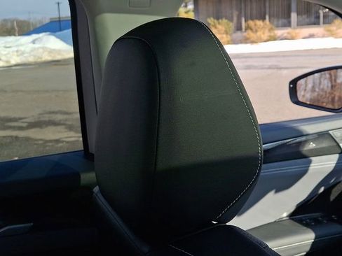 Certified 2025 Volkswagen Tiguan SE w/ Panoramic Sunroof Package image 13