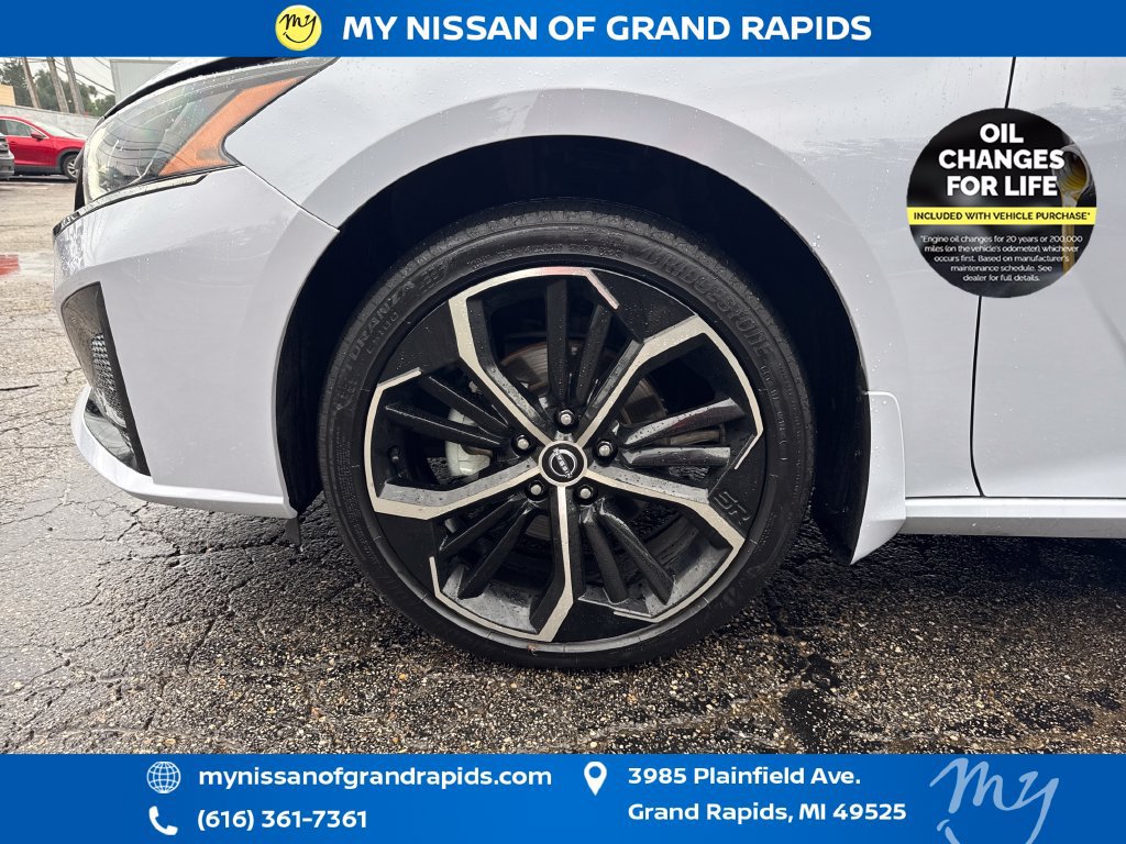 Used 2025 Nissan Altima 2.5 SR AWD/4WD image 32