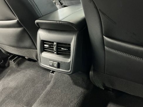 Used 2022 Toyota Avalon XLE image 21