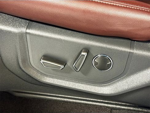 Used 2023 Ford Expedition Limited image 27