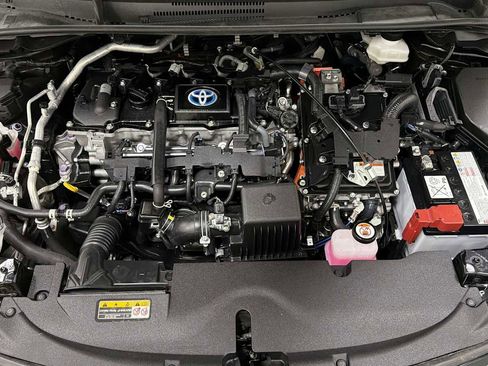 Certified 2024 Toyota Corolla SE w/ SE Package image 31