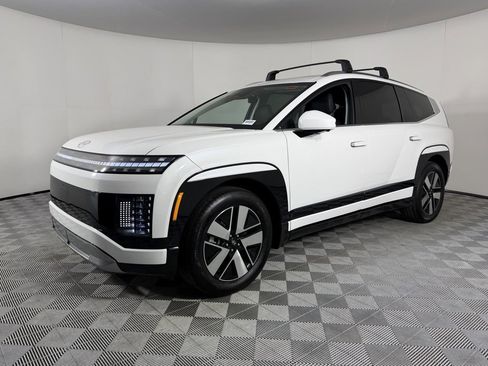 Used 2026 Hyundai Ioniq 9 SEL image 3