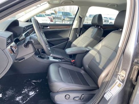 Used 2022 Volkswagen Passat 2.0T image 14