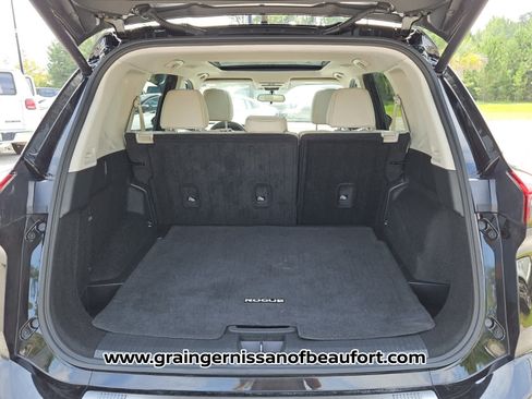 Used 2024 Nissan Rogue SV w/ SV Premium Package FWD image 6
