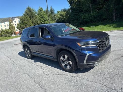 Used 2025 Honda Pilot EX-L image 3