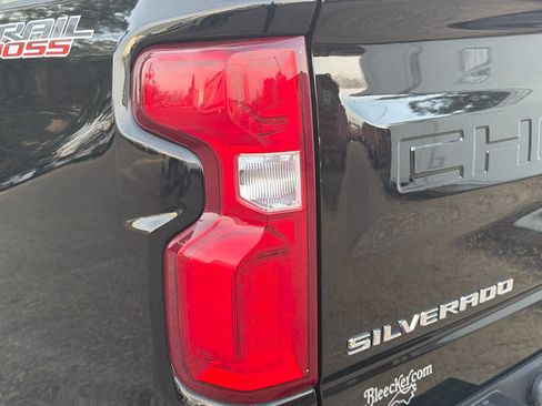 Used 2021 Chevrolet Silverado 1500 Custom Trail Boss image 16